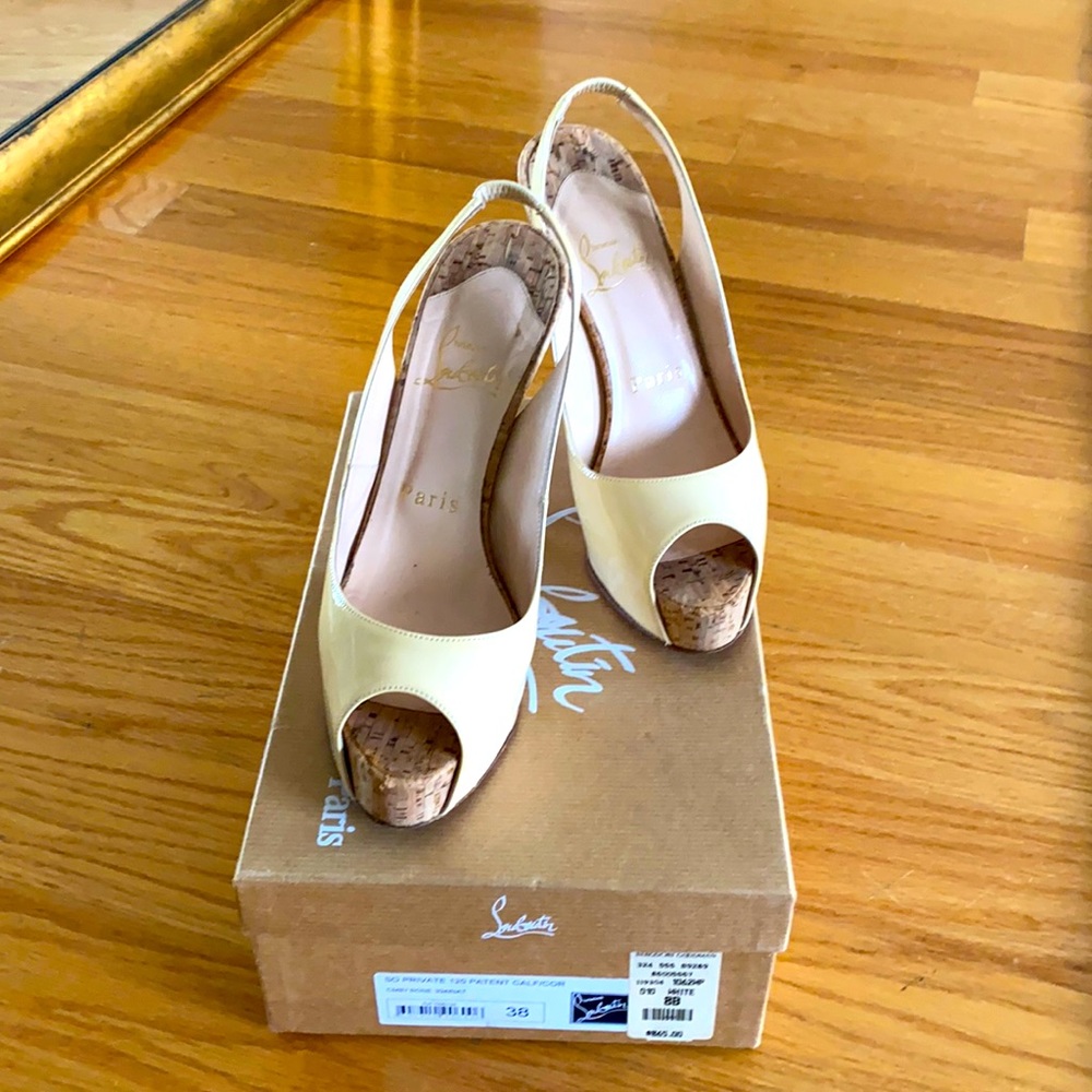 Christian Louboutin Very Privé Peep-Toe Patent Leather Pumps 120 Patent Calf/Cor